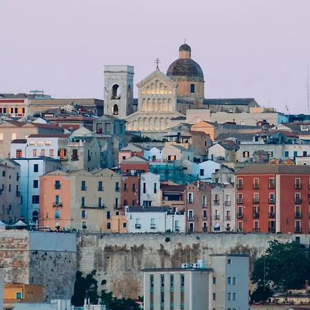 Arrecramos - Historic Gasthuis Cagliari